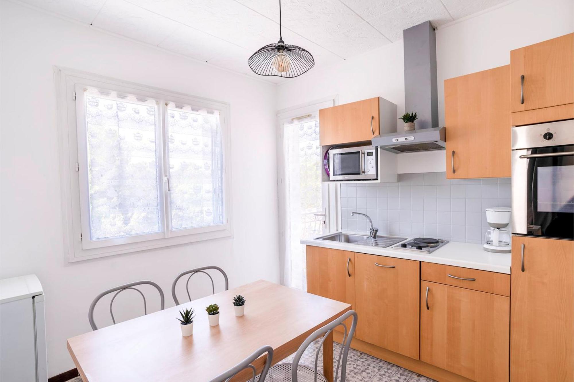 Bright For A Pleasant In Apartment Hyeres