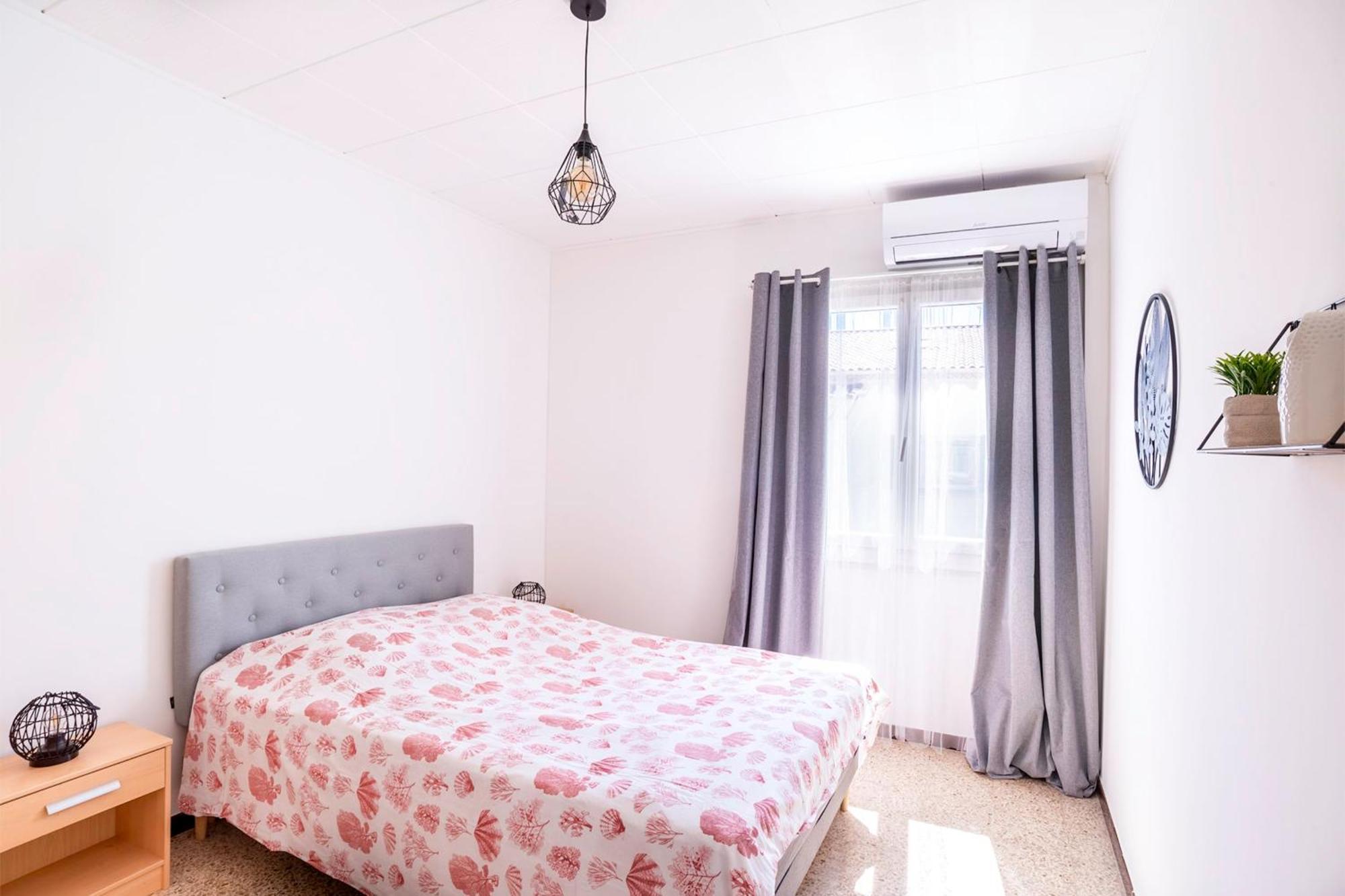 Bright For A Pleasant In Hyeres